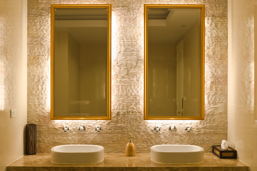 Luxus Badezimmer mit Naturstein